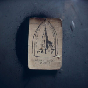 Lauri Ainala: Orpokotijuhlat Saarella